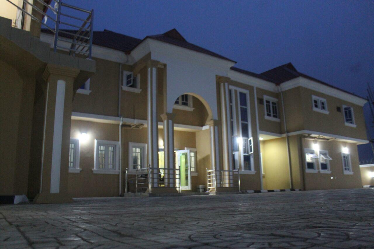 Buggatti Hotel And Suit Port Harcourt Eksteriør billede