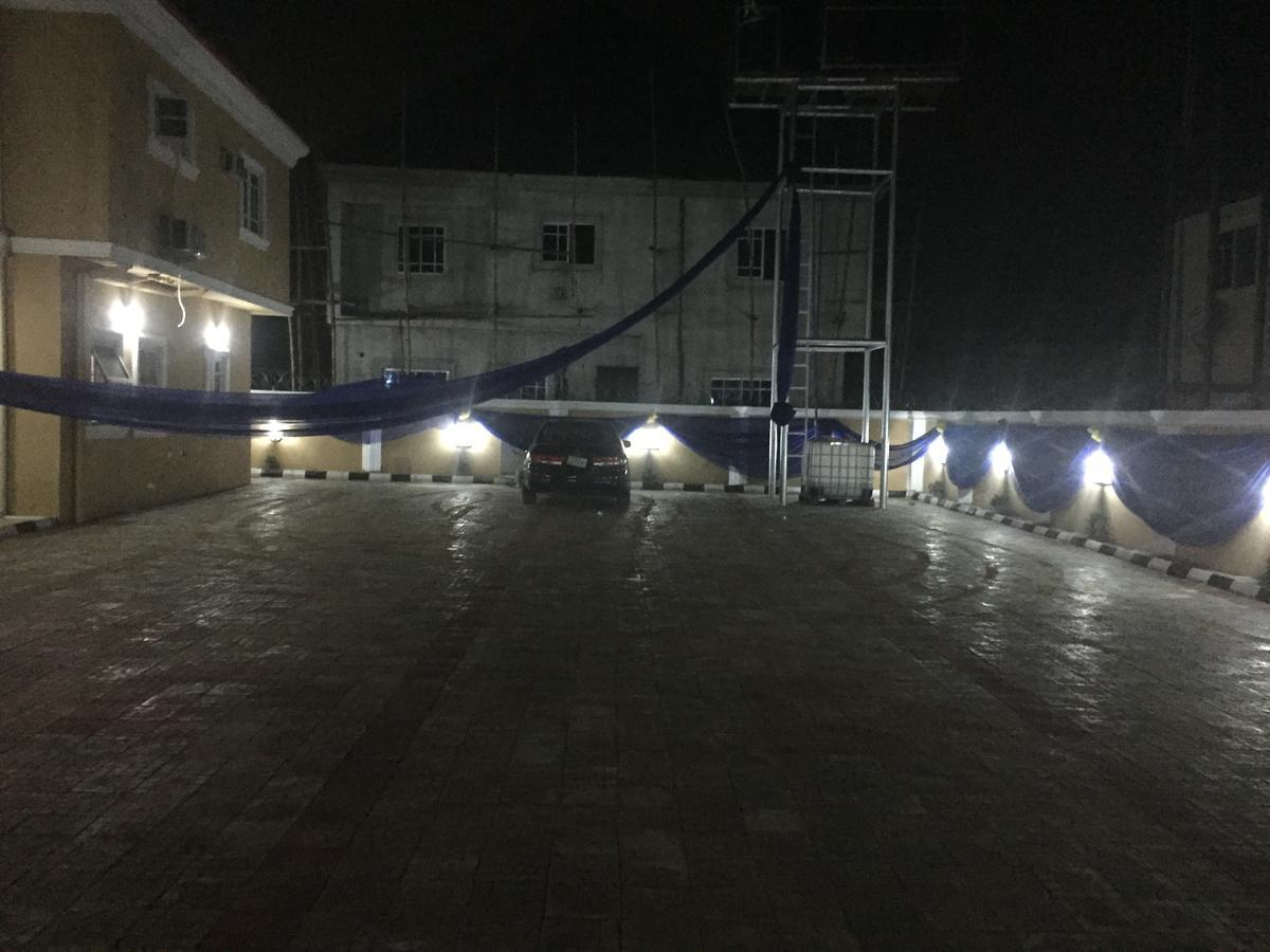 Buggatti Hotel And Suit Port Harcourt Eksteriør billede